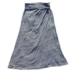 Full Tilt Women's Size Medium Striped Black/White Maxi Skirt Poly/Rayon Blend US